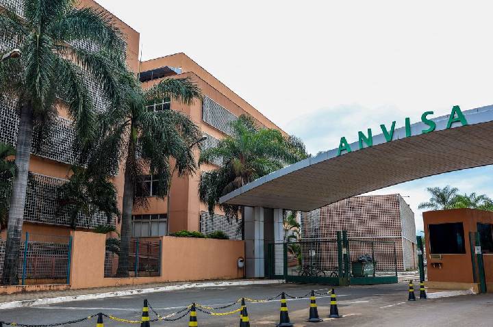 Anvisa determina recolhimento de lotes de antibióticos