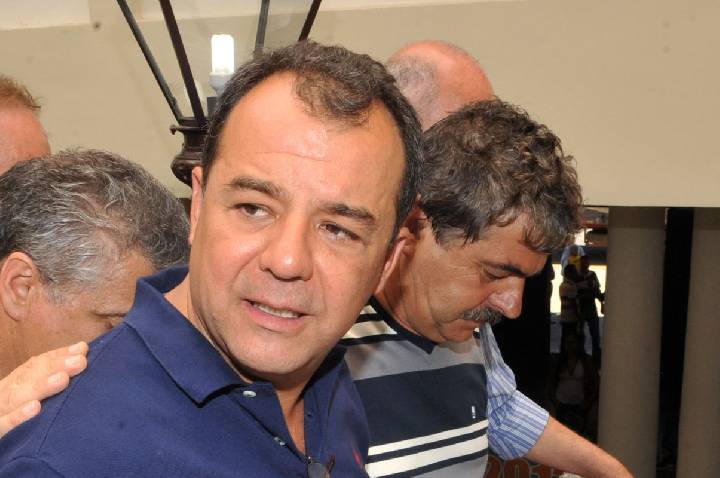 Cabral é condenado por esquema de regalias durante prisão no Rio