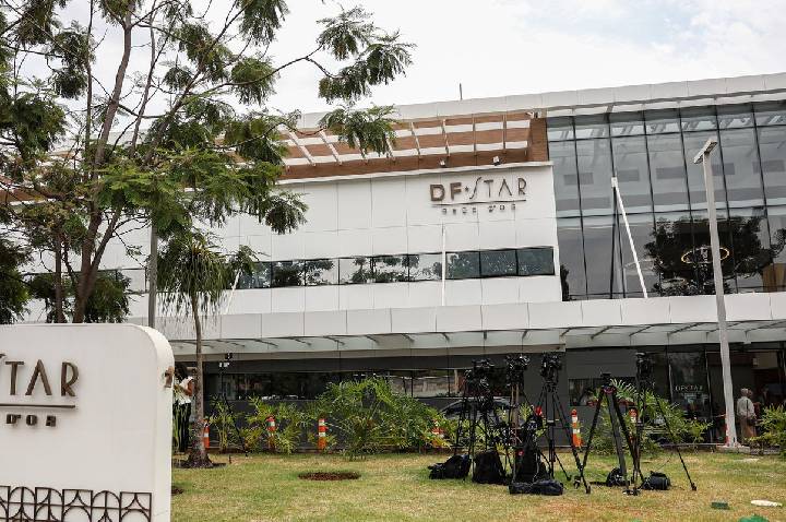 Cirurgia no ombro de Bolsonaro ocorreu sem intercorrências, diz equipe