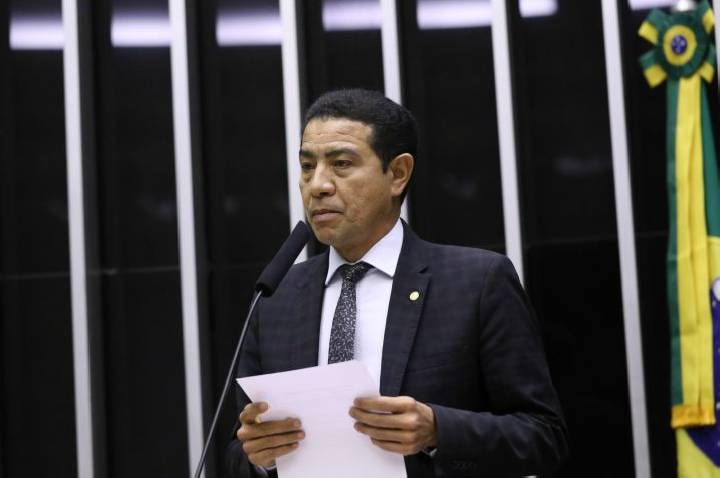Comissão aprova política nacional de inclusão e letramento digital para pessoas idosas