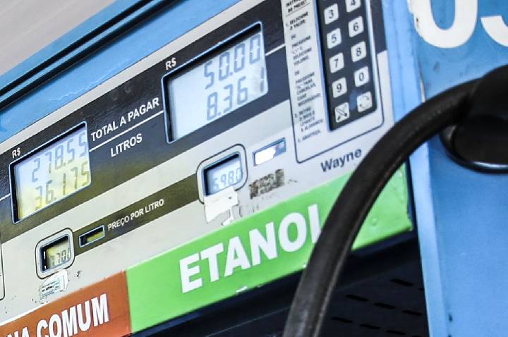 Conselho eleva de 30% para 32% teor de etanol na gasolina por 180 dias