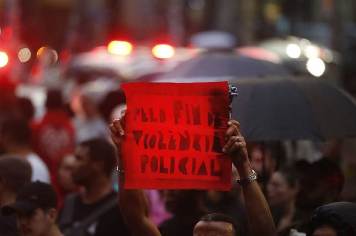 Estado pede desculpa a familiares de vítimas de violência policial