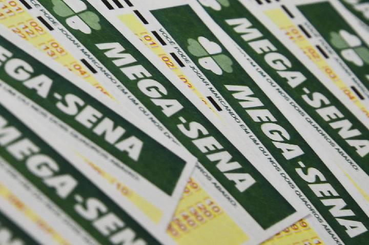 Mega-Sena acumula e prêmio principal vai para R$ 7 milhões