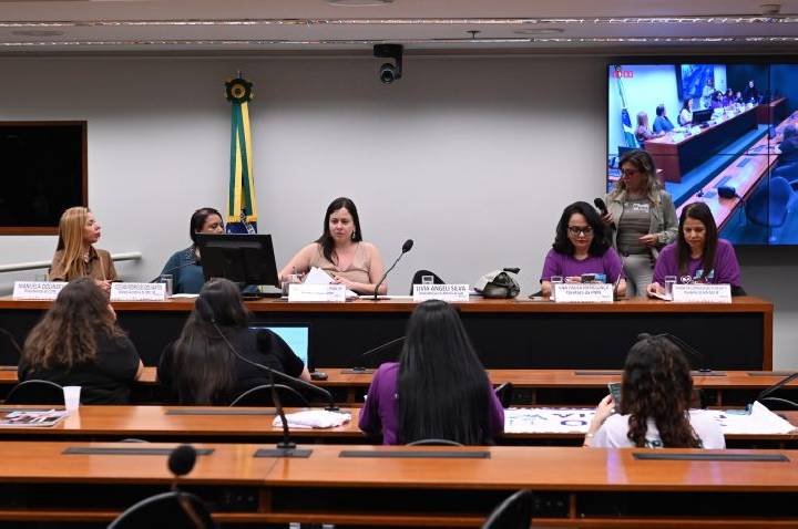 Nutricionistas pedem jornada de 30 horas e piso salarial em audiência na Câmara