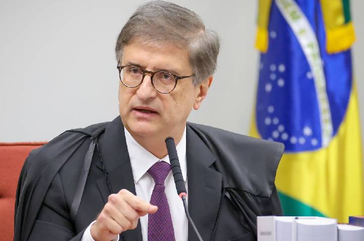 PGR não vê abuso de André Mendonça em investigação contra Moraes