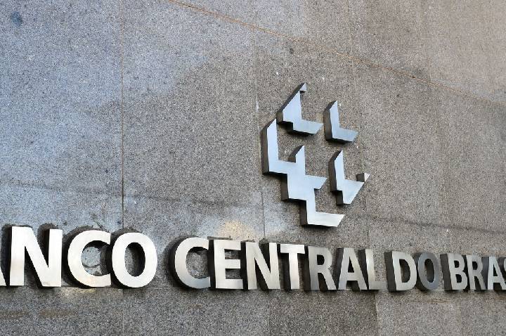 Receita Federal e Banco Central são autorizados a realizar concursos