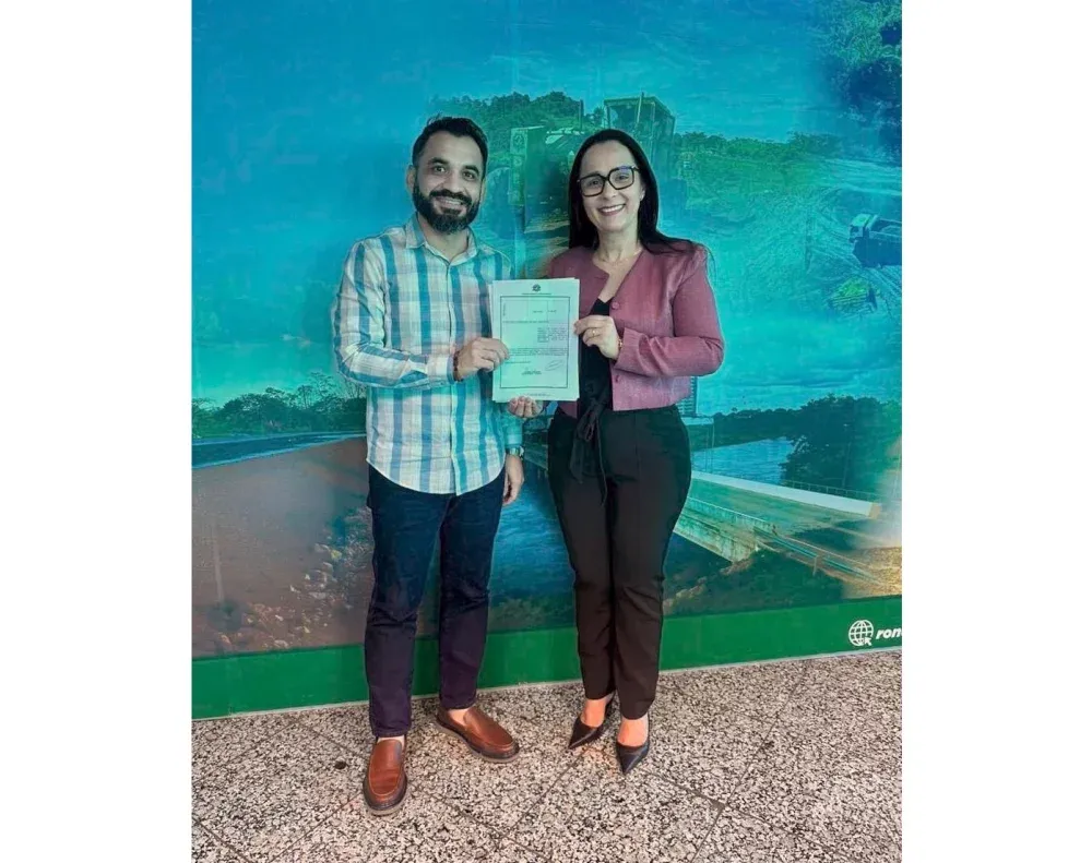 Rosângela Donadon solicita, com urgência, a recuperação da RO-370 no trecho entre Cerejeiras e Corumbiara