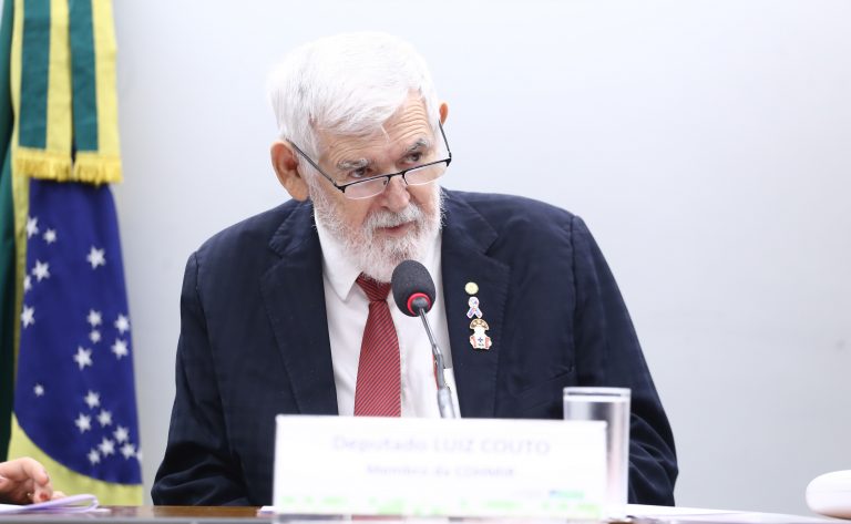 Projeto garante direito ao letramento digital para pessoas idosas