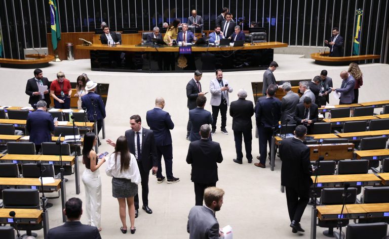 Câmara aprova PEC que amplia imunidade tributária para entidades religiosas