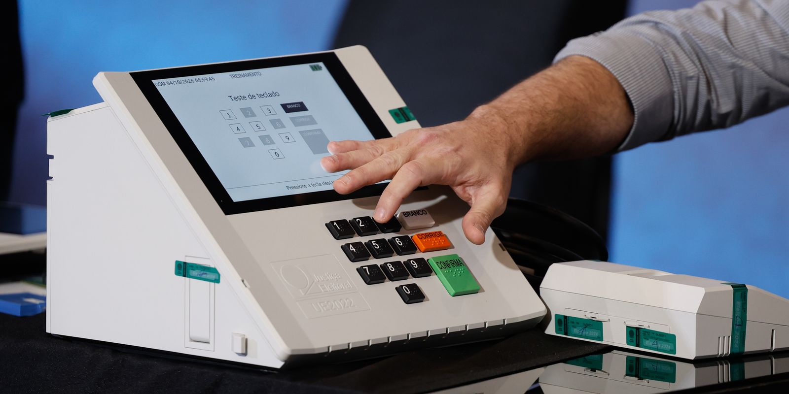 Totalização dos votos é aberta, auditável e segura, diz TSE