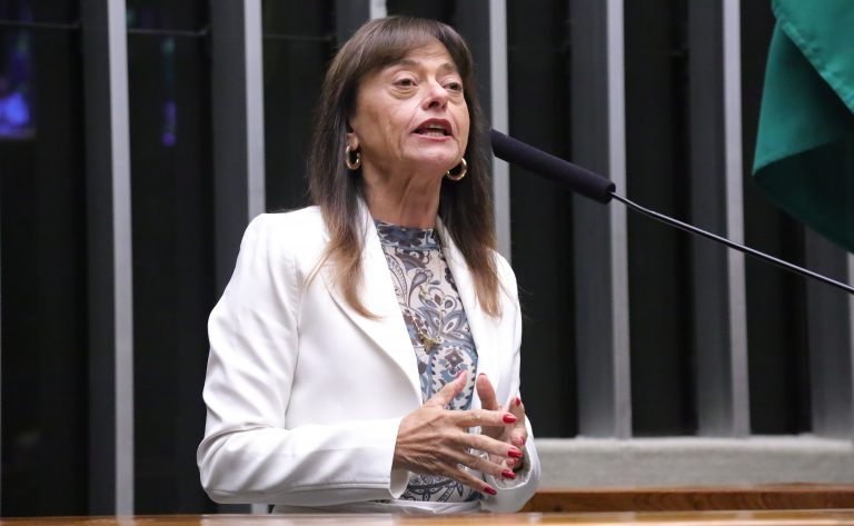 Comissão aprova proposta para uso do vale-cultura em compras pela internet